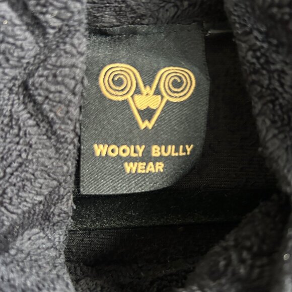 Wooly Bully Wear Black Pullover Micro Fleece Long Sleeve Sweater Size M - Picture 3 of 6